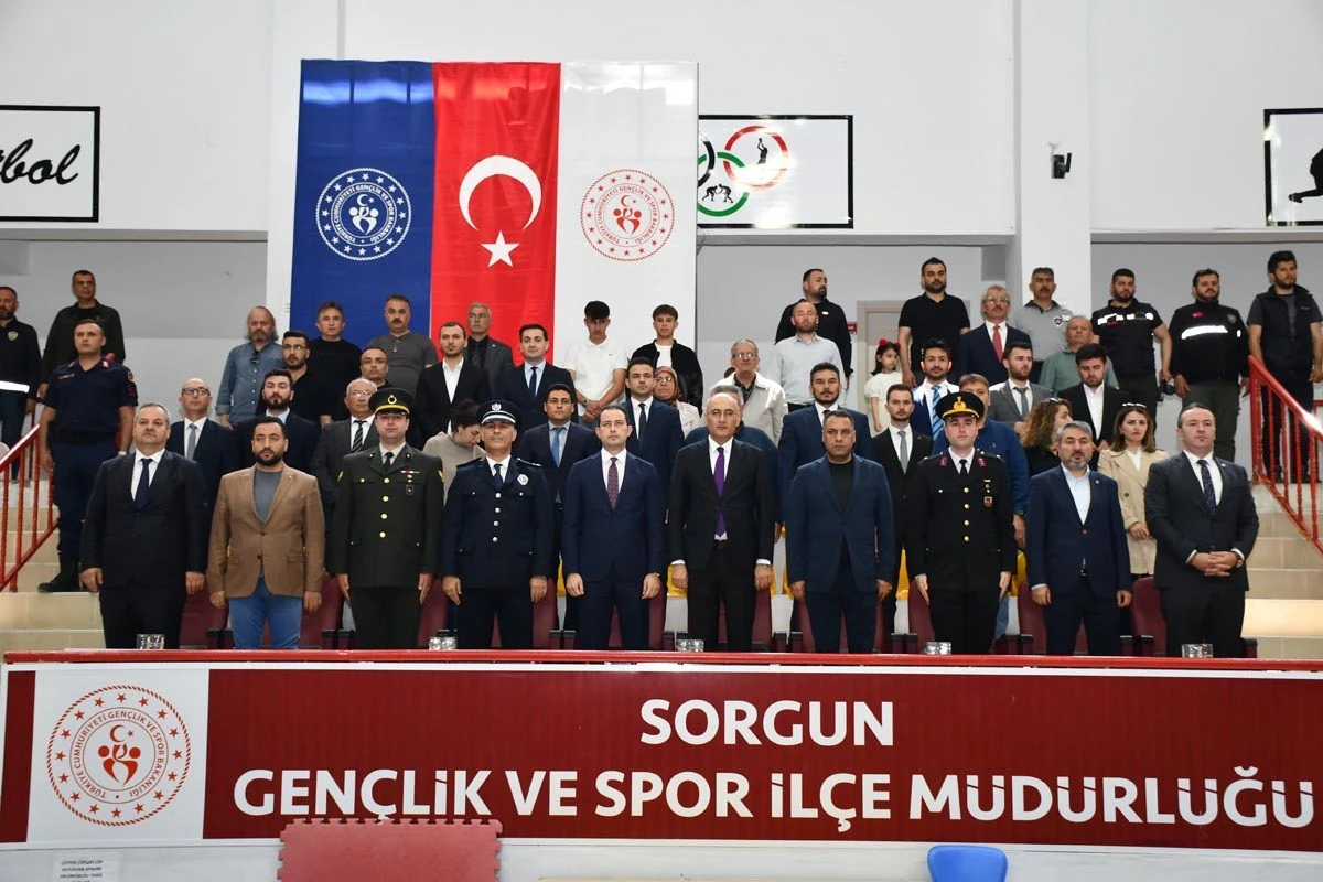 19 Mayıs Atatürk’ü Anma Gençlik ve Spor Bayramı törenlerle kutlandı