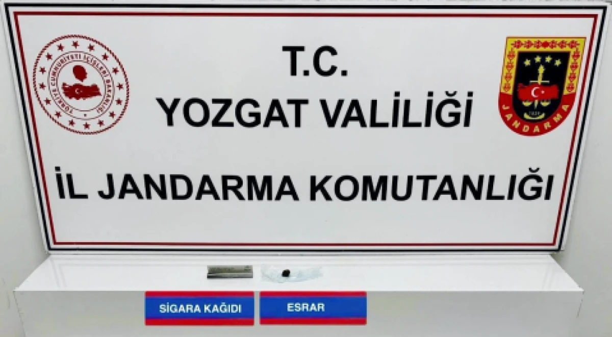 3.8 gram esrar ele geçirildi