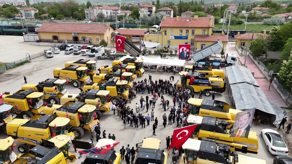 Bi&ccedil;erd&ouml;verler hasat i&ccedil;in G&uuml;neydoğu illerine uğurlandı