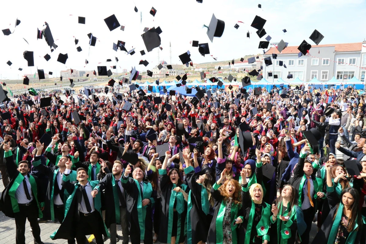 Bozok Üniversitesi’nde mezuniyet törenleri