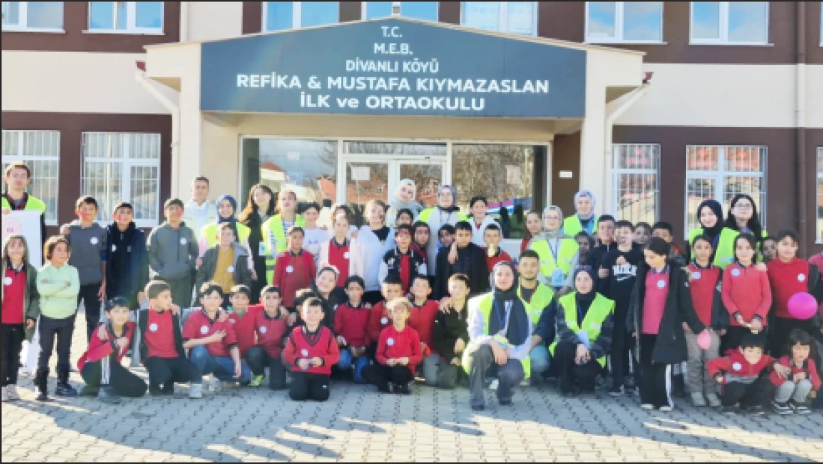 &Ccedil;ocuk Hakları Projesi  tanıtımı yapılıyor