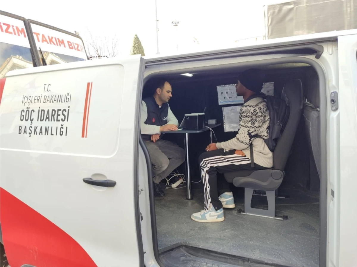 D&uuml;zensiz g&ouml;&ccedil;le m&uuml;cadele s&uuml;r&uuml;yor