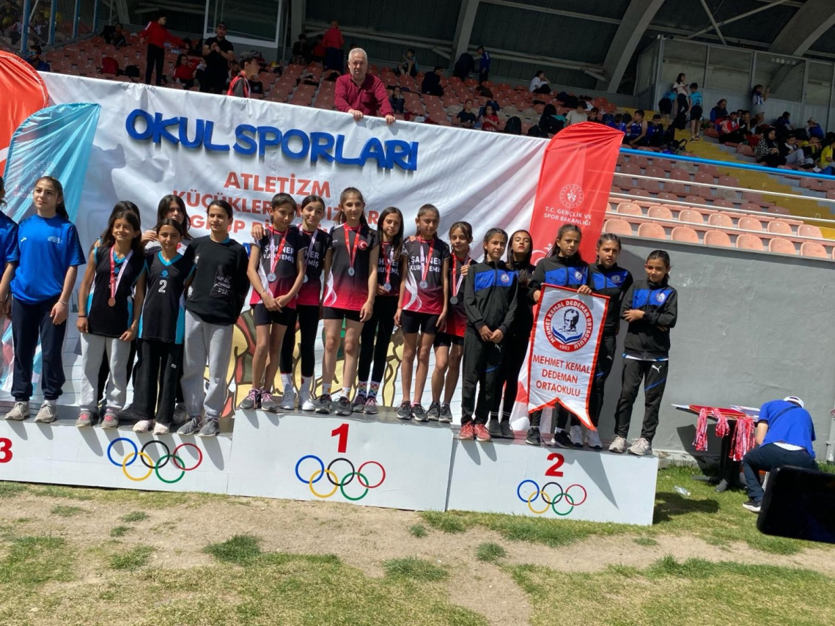Ertuğrul Gazi Ortaokulu Atletizm Takımı grup birincisi oldu