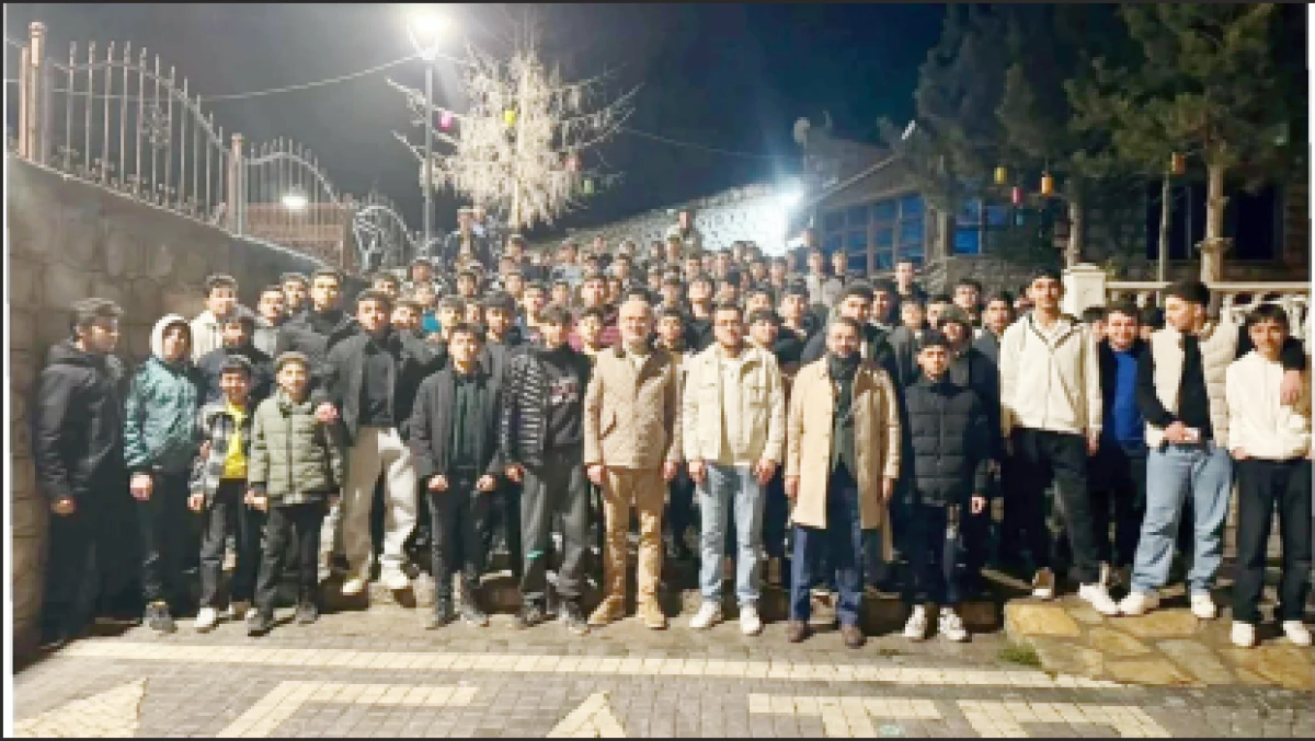 Gen&ccedil;ler Başkan  &Uuml;zeyir İnce&rsquo;ye misafir oldu