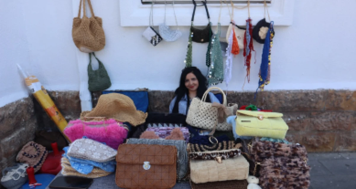 Hobi amacıyla başladı. Ge&ccedil;imini sağlıyor