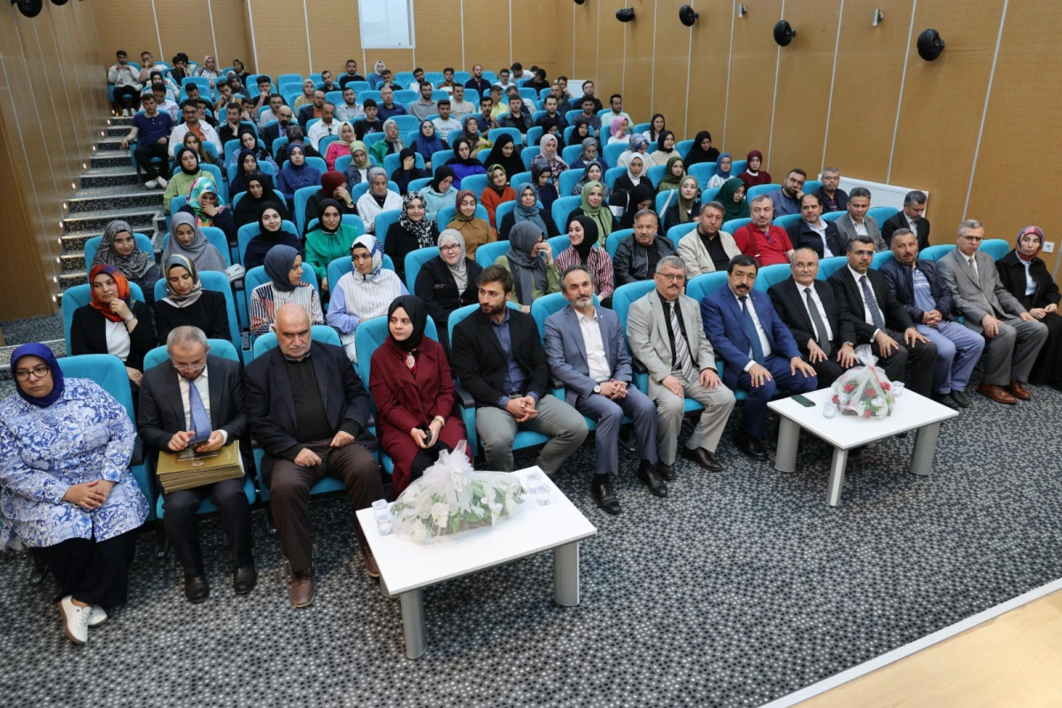 İbadetten Kulluk Şuuruna Geçiş Konulu Konferans