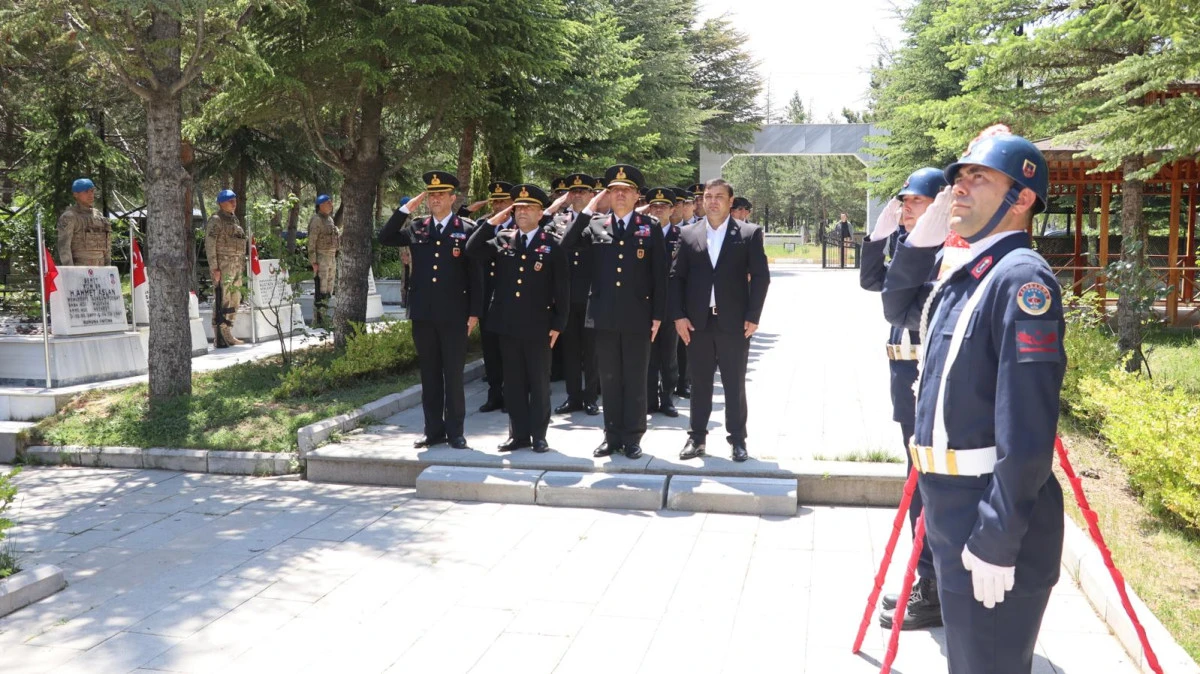 Jandarma Teşkilatının 187'nci Kuruluş Yıld&ouml;n&uuml;m&uuml; kapsamında &ouml;ğrenciler bilgilendirildi