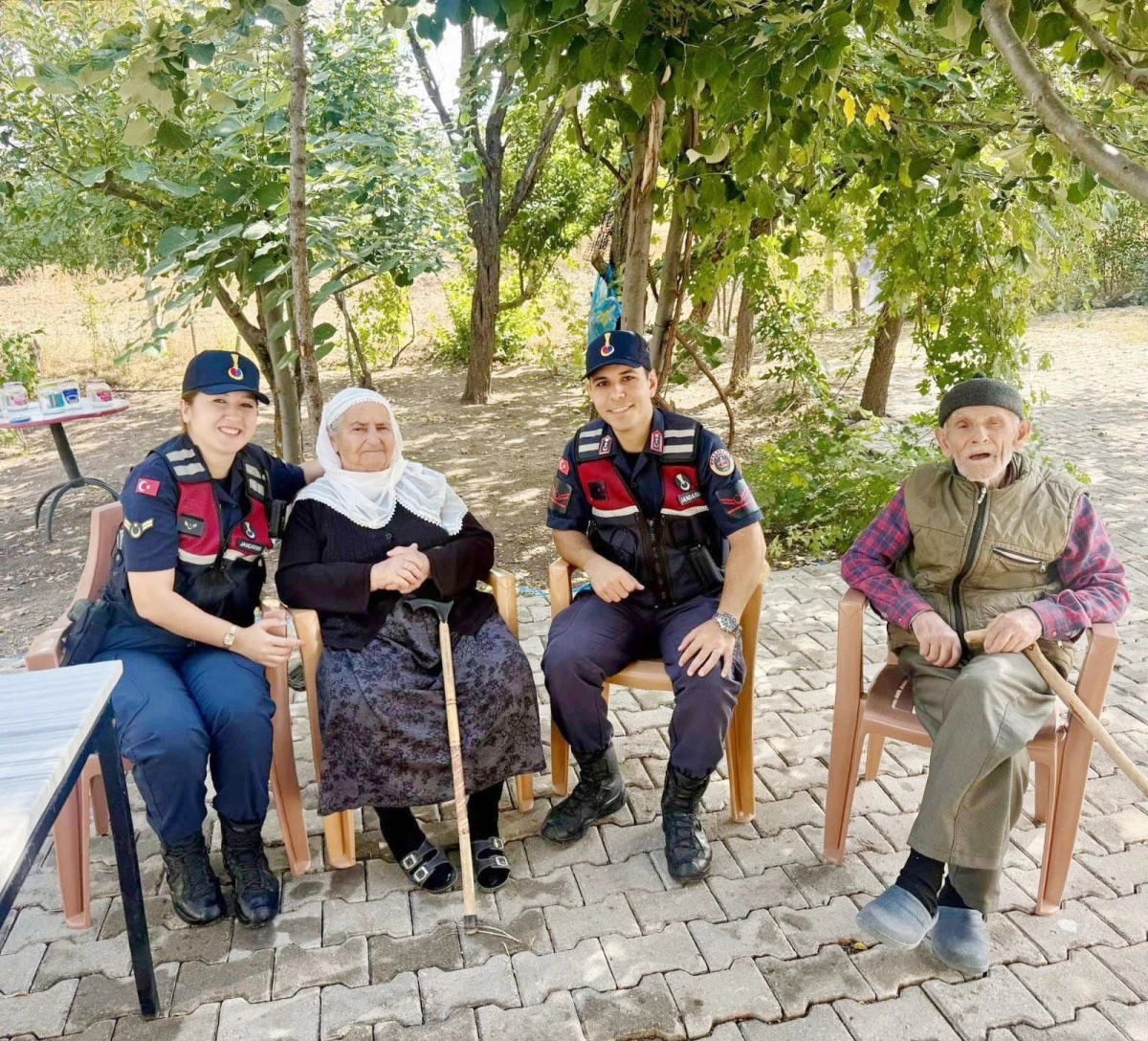 Jandarma’dan yaşlılar ve şehit ailelerine ziyaret