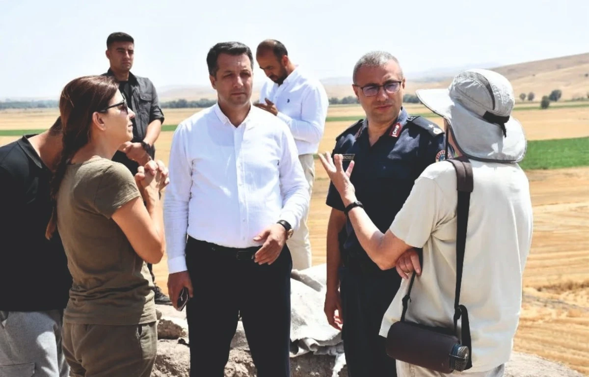 Kaymakam Canpolat Çadır Höyük Kazı Alanını Ziyaret Etti