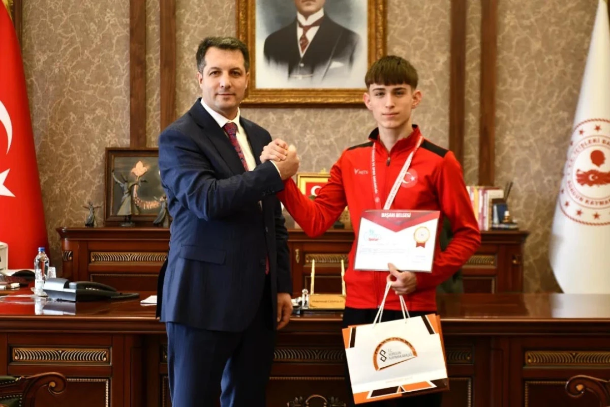 Kaymakam Canpolat T&uuml;rkiye ikincisi &ouml;ğrenciyi kabul etti