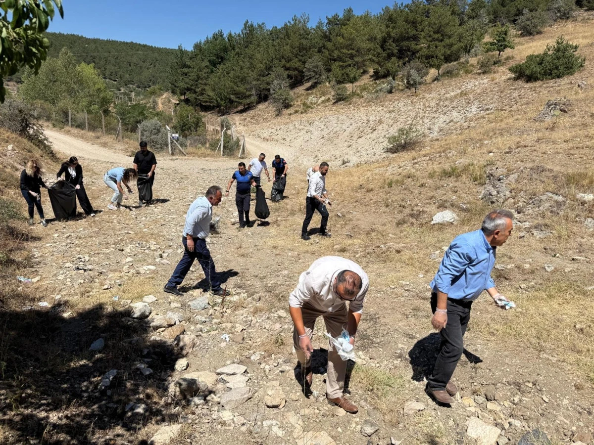 Kirazlı Göleti’nde çevre temizliği etkinliği düzenlendi