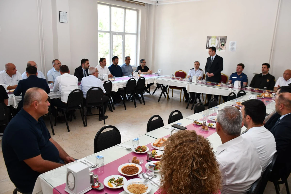 Komutan Ekmek&ccedil;ioğlu onuruna veda yemeği