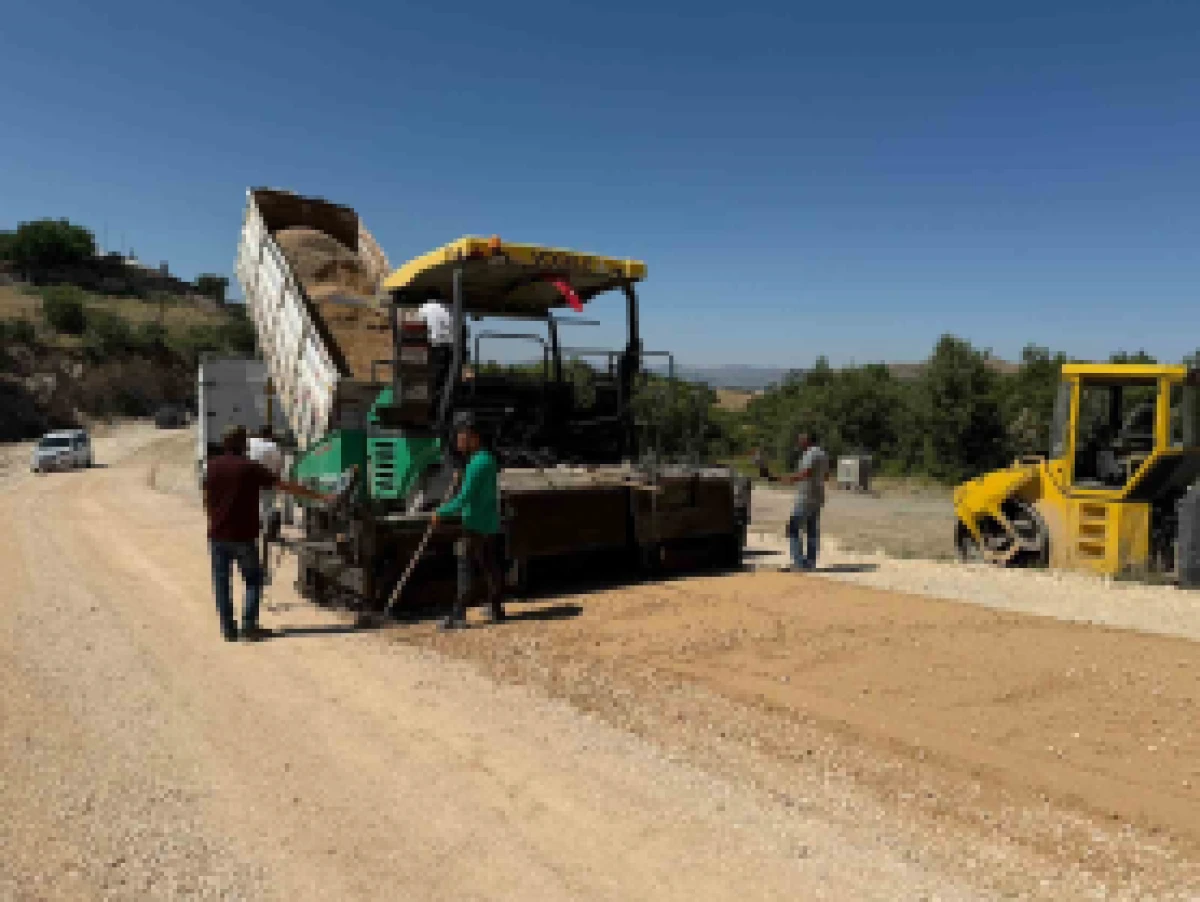 K&ouml;y yollarında iyileştirme &ccedil;alışmaları devam ediyor