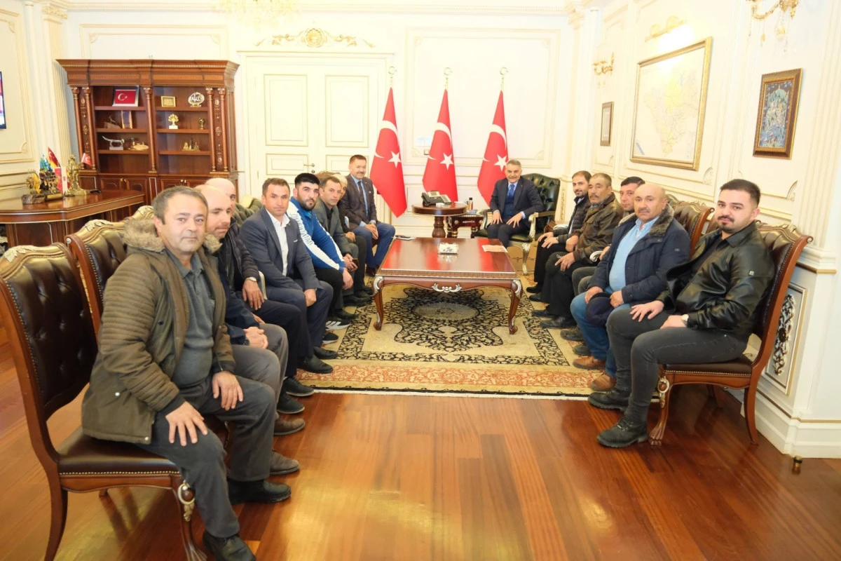 Muhtarlardan Vali &Ouml;zkan&rsquo;a ziyaret