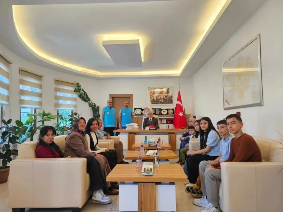 Ödüllerini aldılar