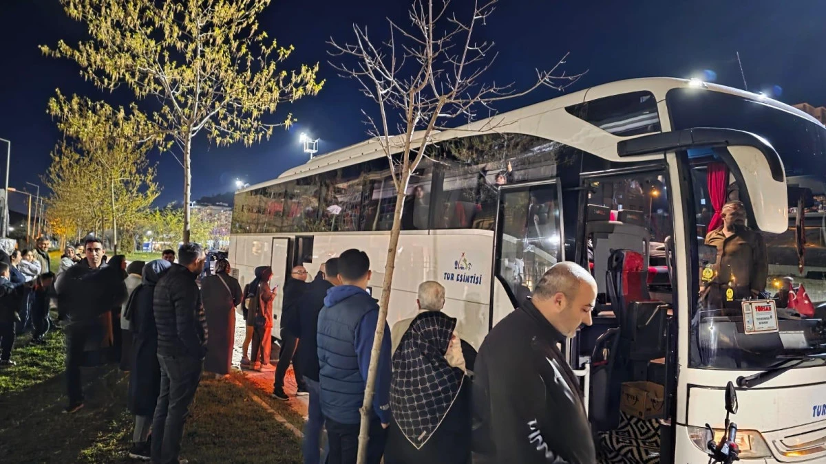 &Ouml;ğrenciler &Ccedil;anakkale Şehitliğine uğurlandı