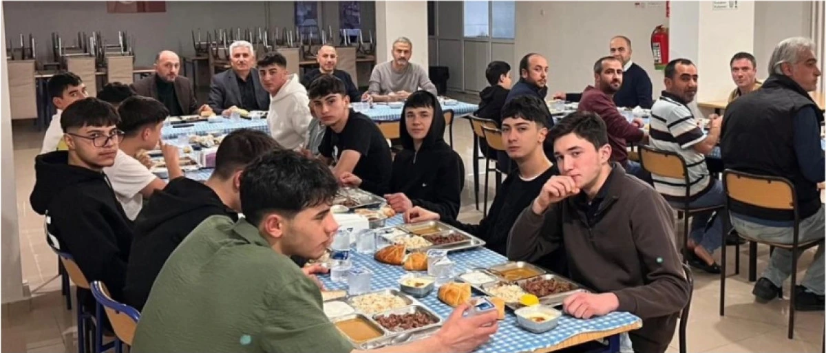 Pansiyonlarda iftar buluşması