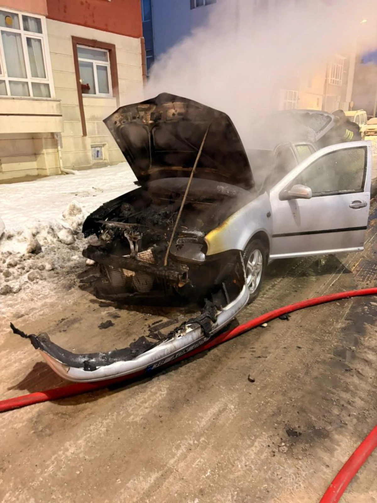 Park halindeki ara&ccedil; yandı