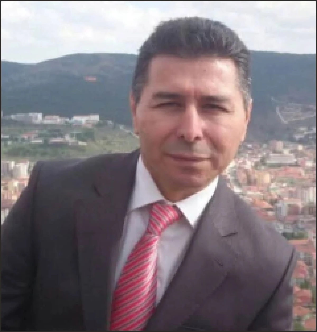 Profesörlük ünvanını  almaya hak kazandı