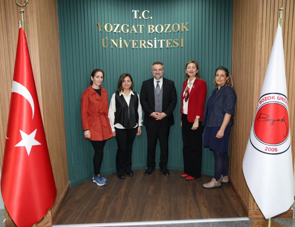 Rehabilitasyon Hemşireleri Derneği’nden Rektör Yaşar’a ziyaret