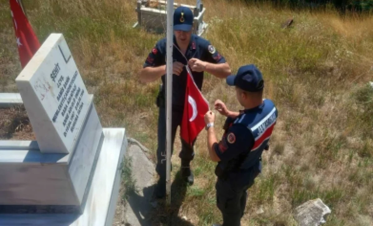 Şehit mezarlıklarında kapsamlı bir temizlik