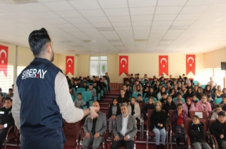 SİBER GÜVENLİK SEMİNERİ VERİLDİ