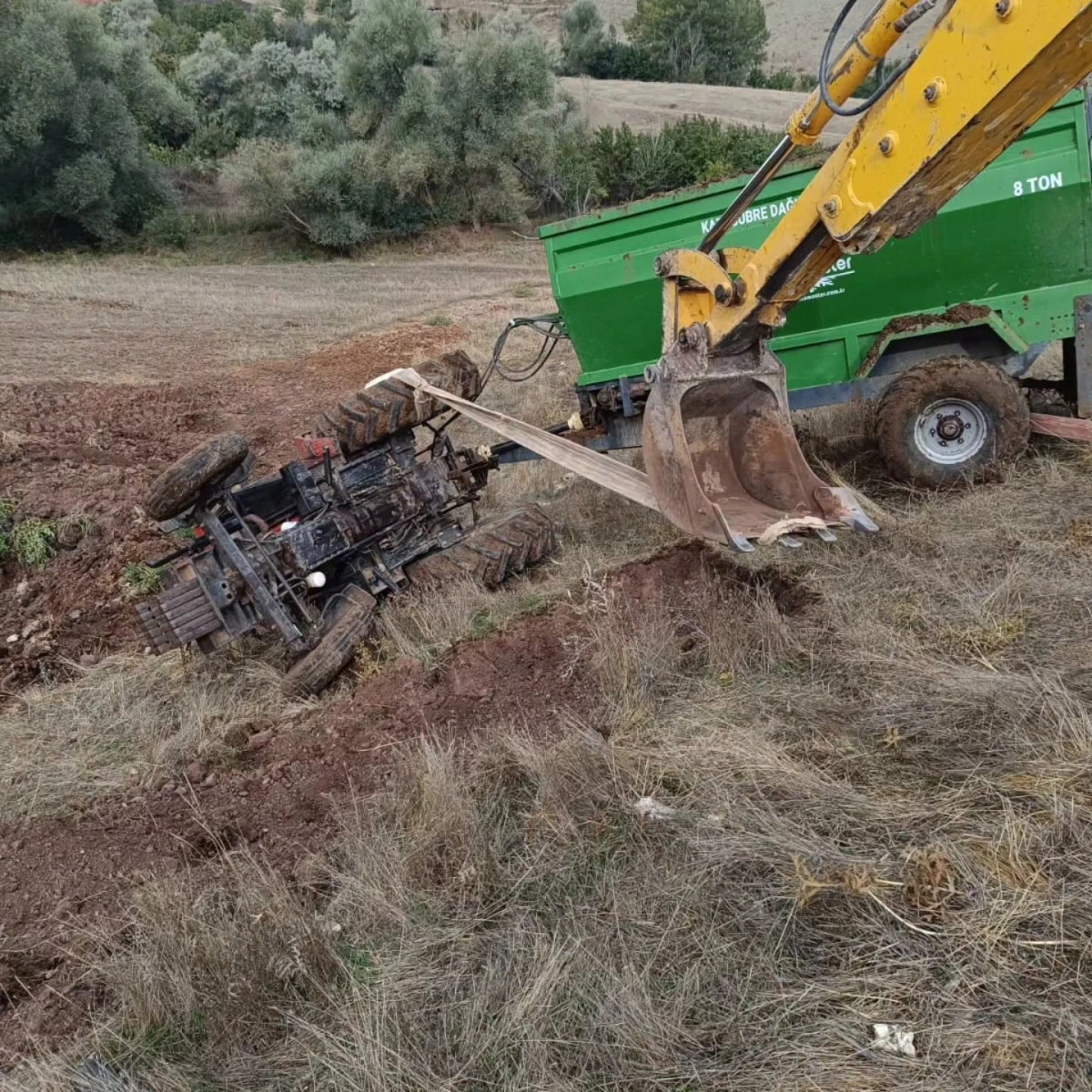 SORGUN&rsquo;DA TRAKT&Ouml;R ŞARAMPOLE YUVARLANDI