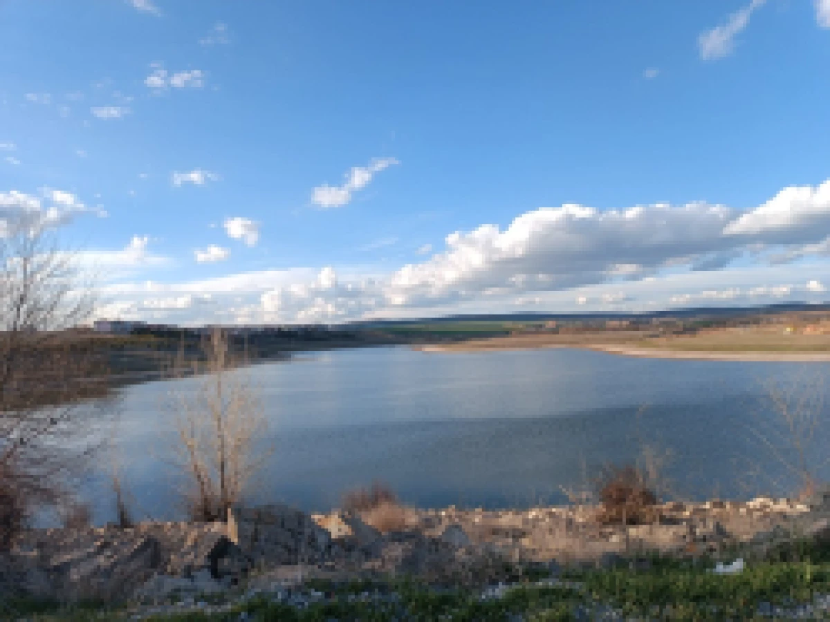 Sorgun&rsquo;da Yağışlar Y&uuml;zleri G&uuml;ld&uuml;rd&uuml; Akarsular Coştu