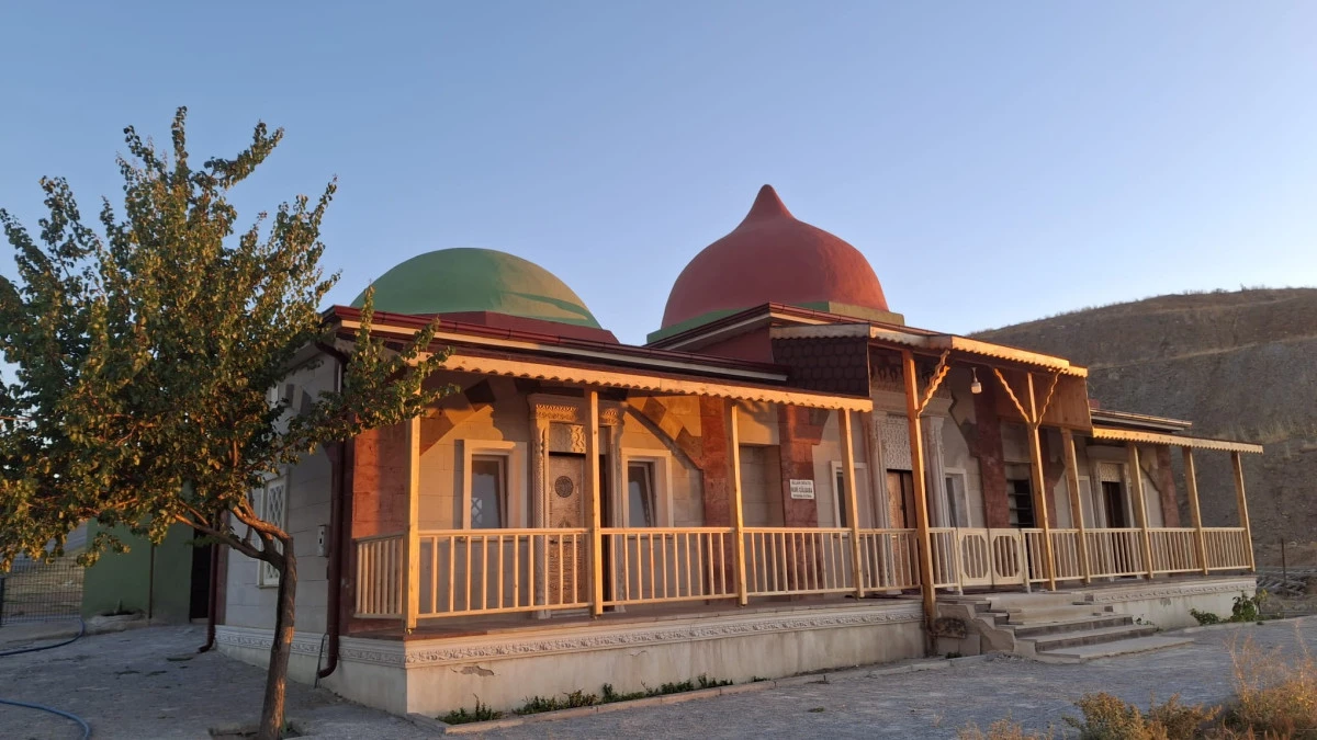 SORGUN&rsquo;UN MANEVİ REHBERİ RİF&Acirc;&Icirc; ŞEYHİ N&Ucirc;R&Icirc; BABA: HAK HAKİKAT VE İRS&Acirc;D M&Uuml;CADELESİ
