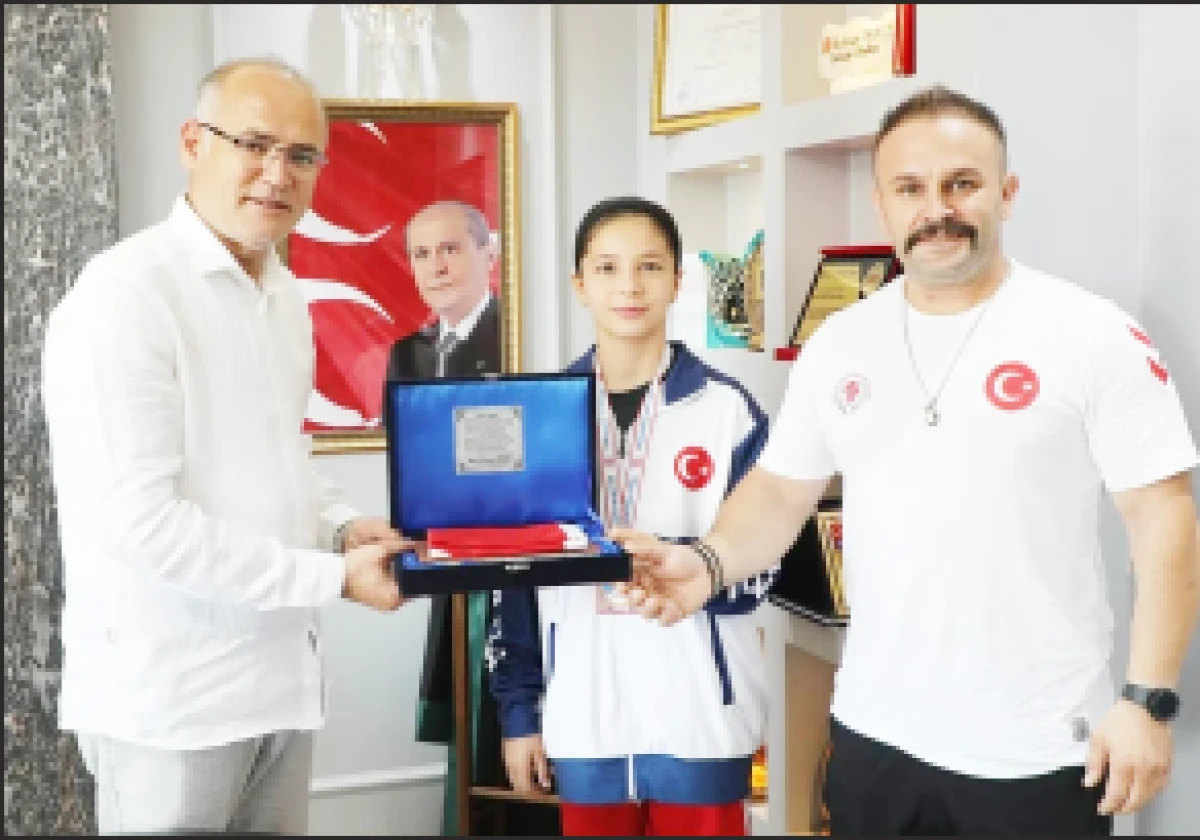  Sporcusu İsra Zişan Çeper’den Belediye Başkanına ziyaret