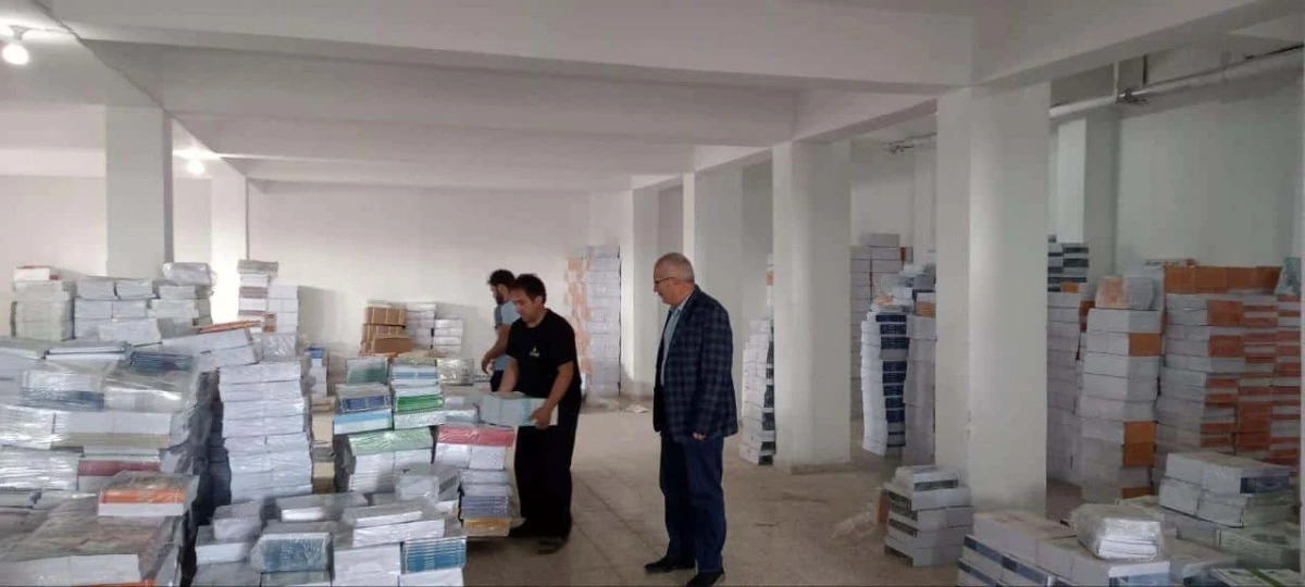 Ücretsiz ders kitabı dağıtımı başladı
