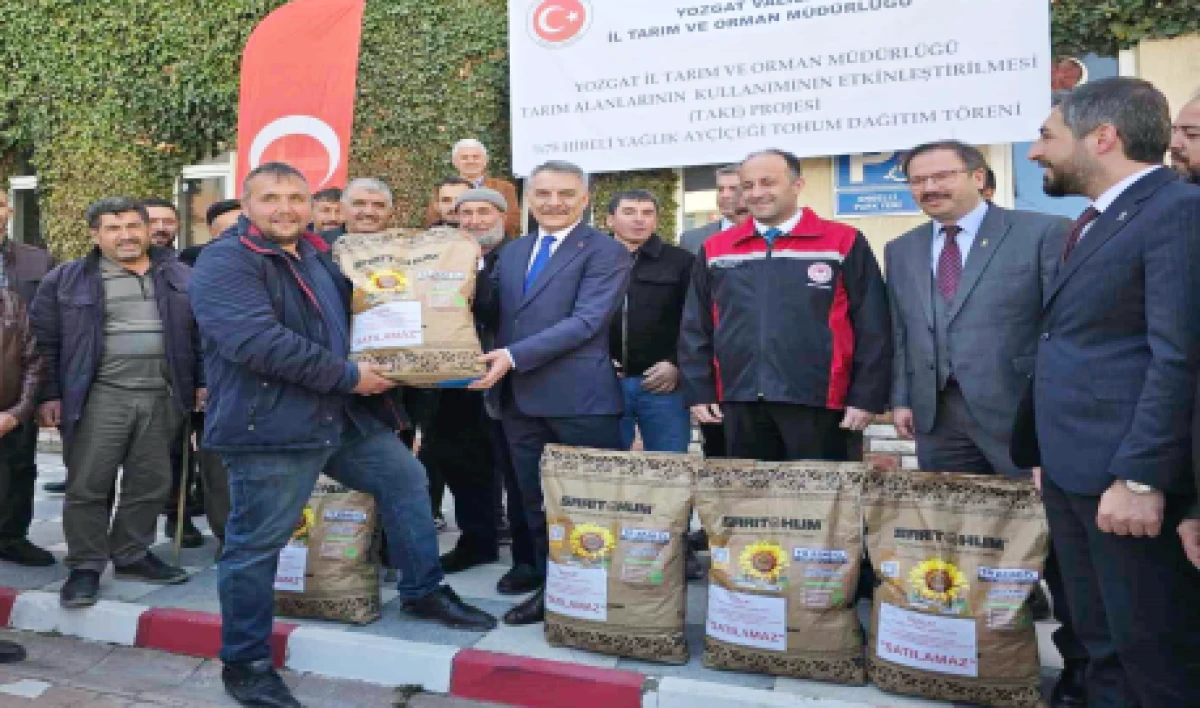  Yağlık ay&ccedil;i&ccedil;eği tohumu dağıtıldı