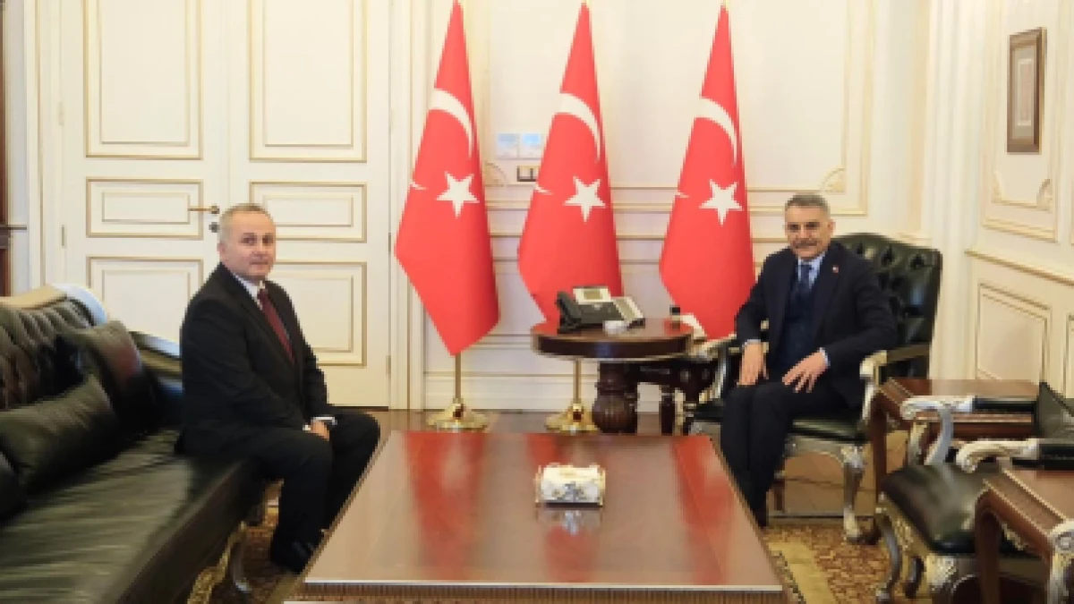 Yeni m&uuml;d&uuml;r g&ouml;revine başladı