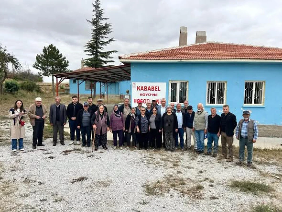 Yeni Parti k&ouml;ylerde saha &ccedil;alışmalarını s&uuml;rd&uuml;r&uuml;yor