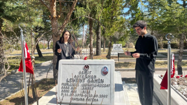 ZAFER PARTİSİ GENÇLİK KOLLARI ŞEHİTLİĞE ZİYARET ETTİ